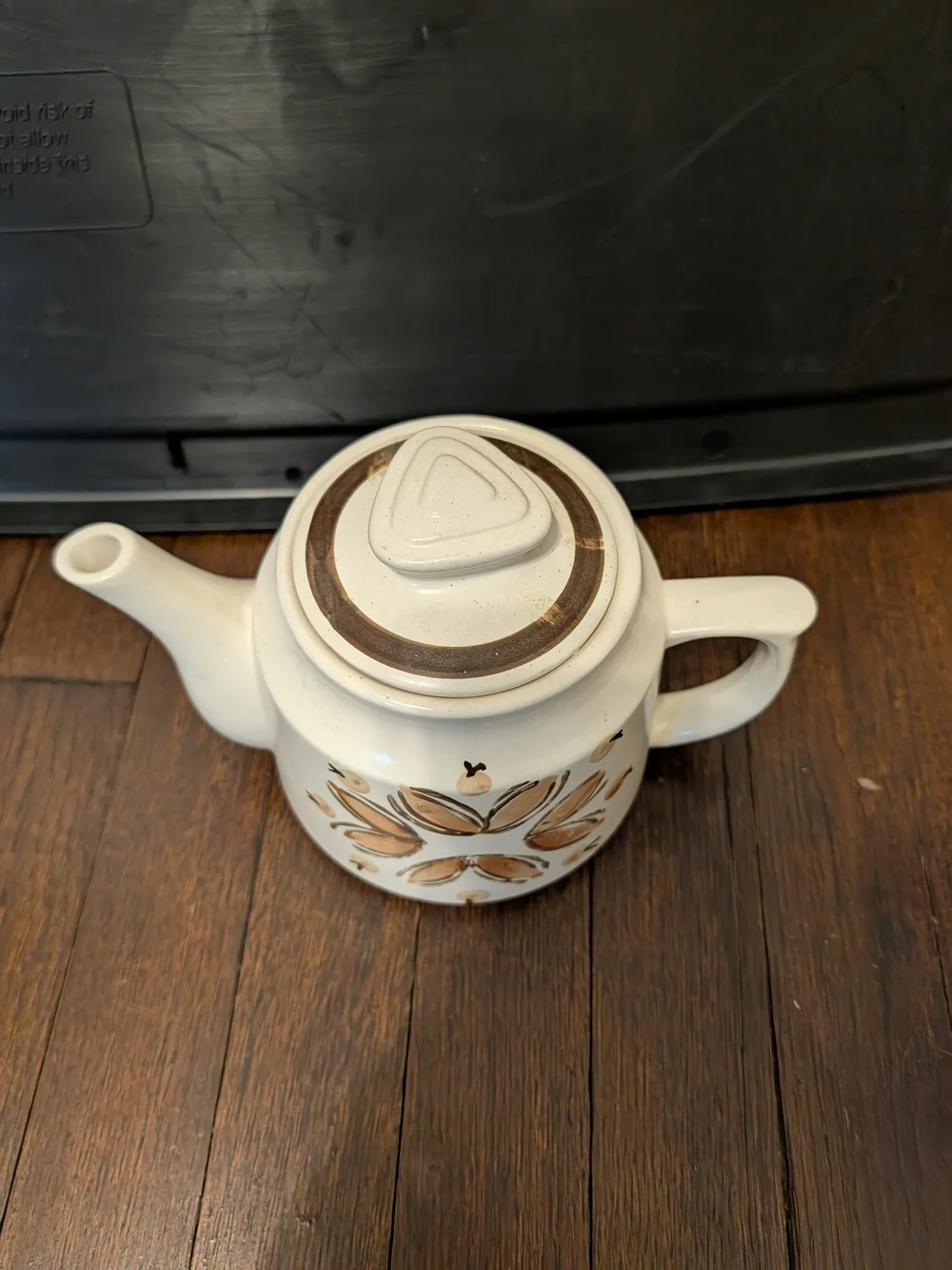 Ceramic Floral Teapot in Cream and Brown - Classic Kitchen Teapot